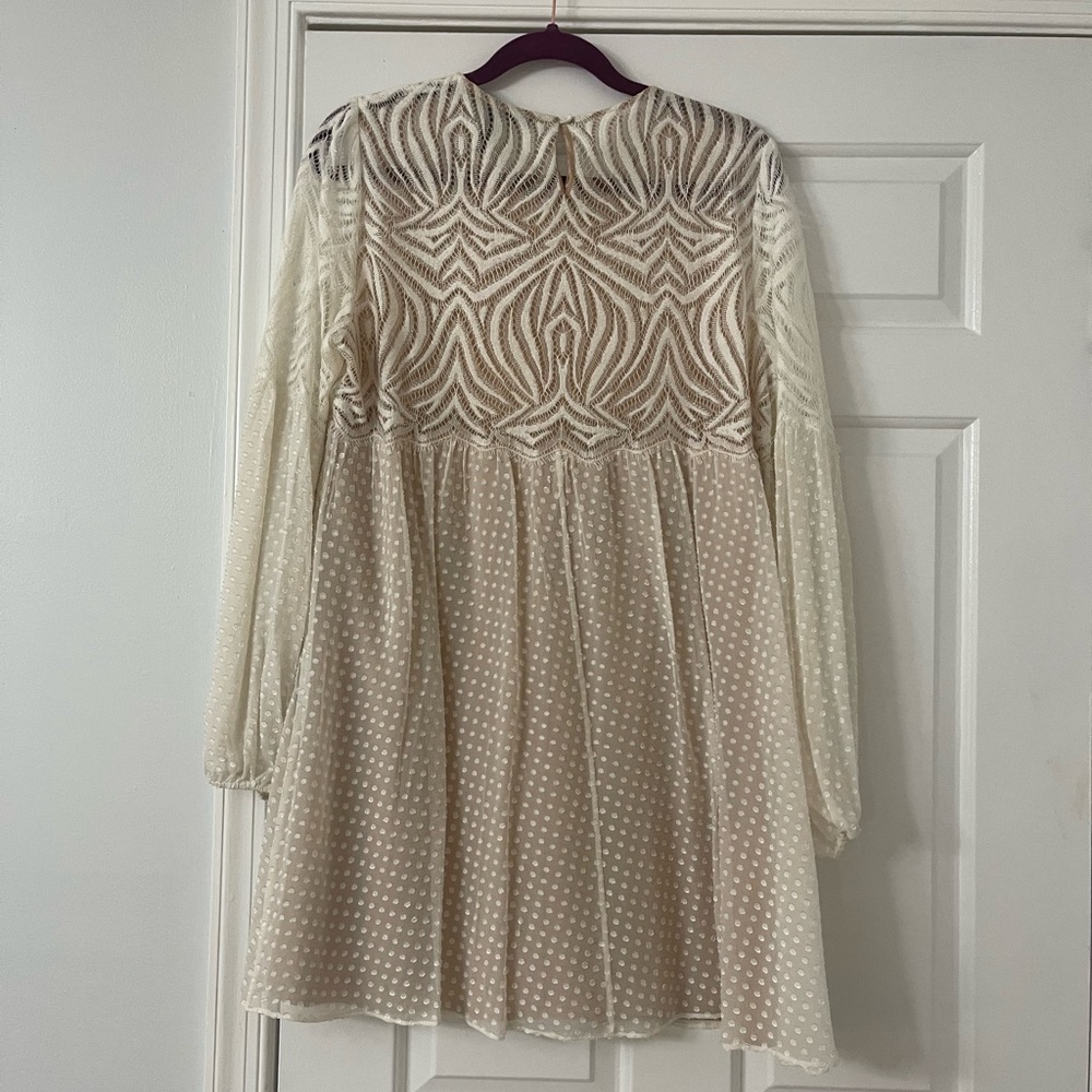 BCBG MAX AZRIA cream and white babydoll lace dress - L